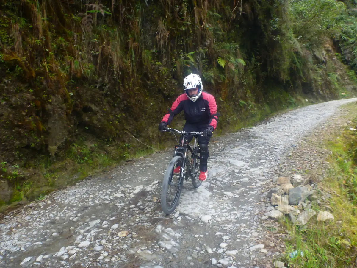 Death Road – Full Suspension Biking thumbnail 5